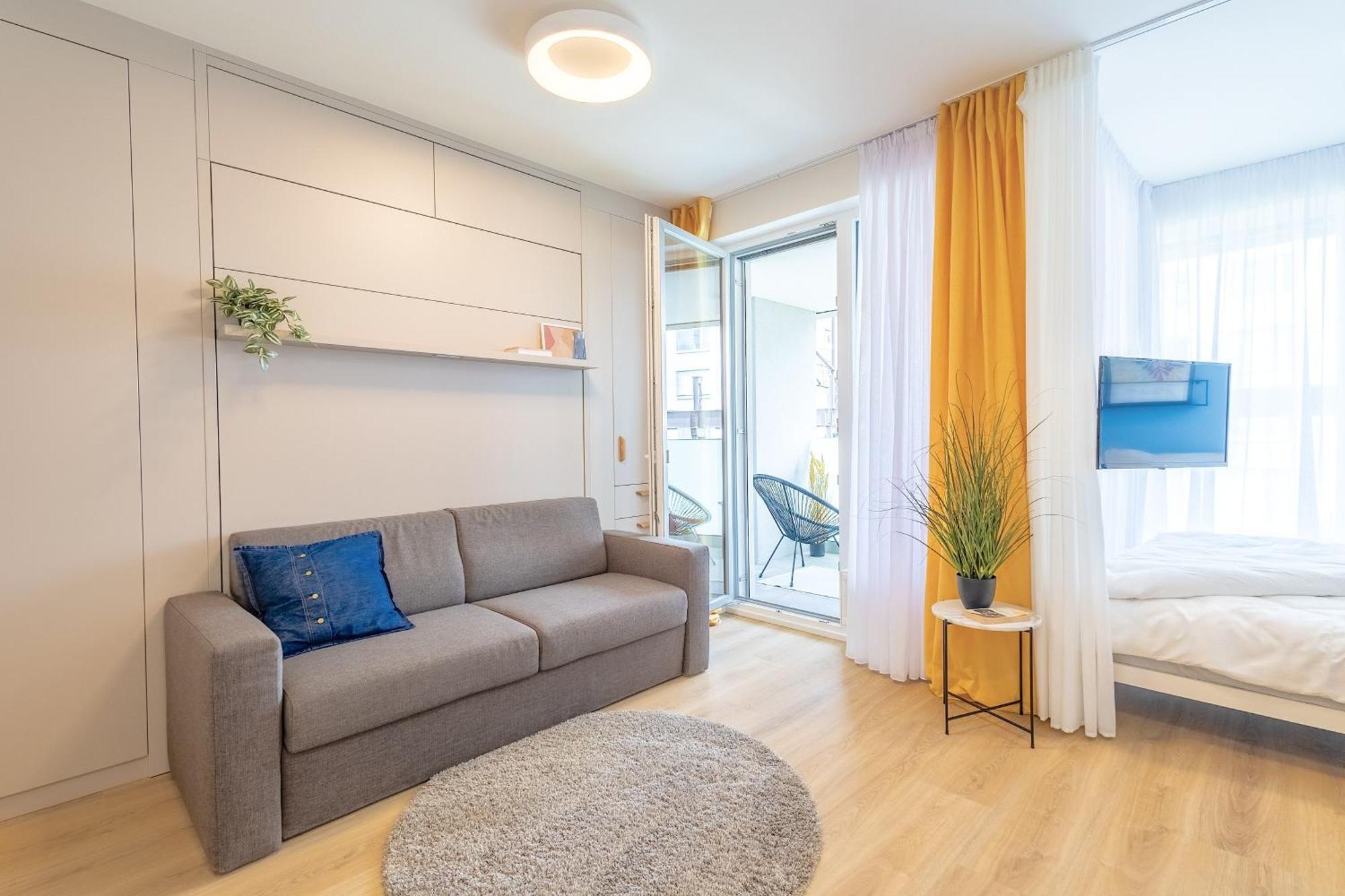 Yellow Apartment - Balcony, Free Parking, By Gravity プラハ エクステリア 写真